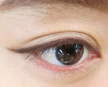 日本妹子总结：选对眼线笔，让你的眼睛大一圈！