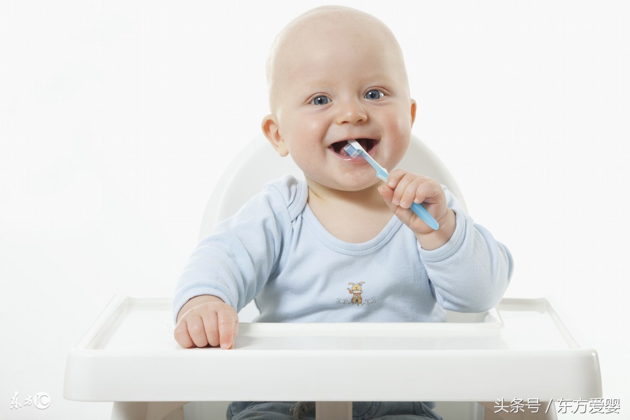 普秃宝宝牙齿发育,宝宝吃手影响牙齿发育吗