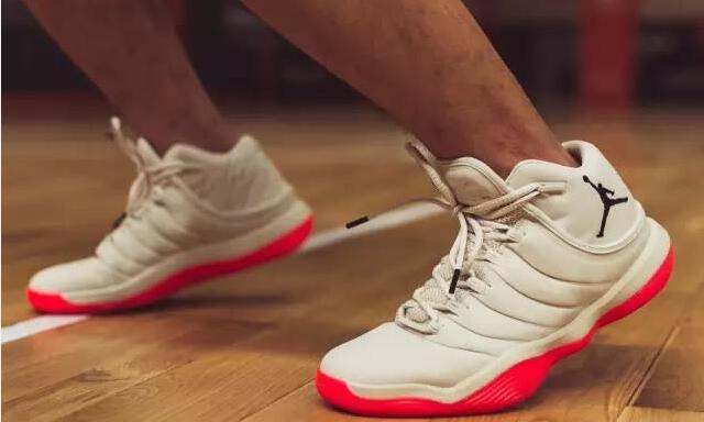 天空才是极限扣篮,superfly2017low对比fly2