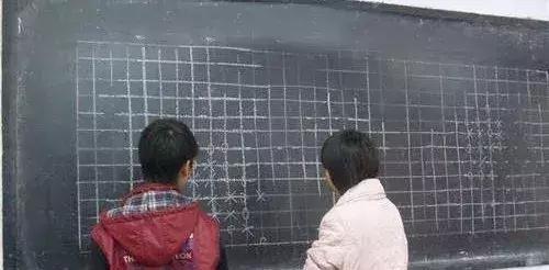 适合课堂玩的课堂游戏,老师上课玩游戏的视频