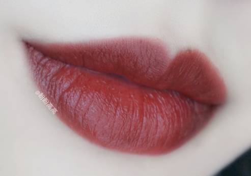 有热门色，也有冷门色，这20支是我最近爱用的口红~