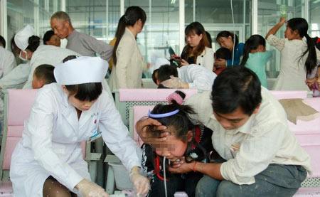 小孩吃苹果中毒事件,小孩吃变质苹果中毒了