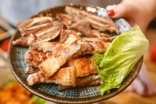 走一波,终于等到这家月销60W的人气烤肉店从市中心开到城南了!