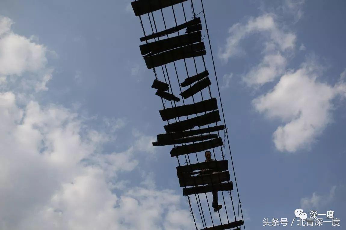 鹿晗泥坑,鹿晗在泥坑里