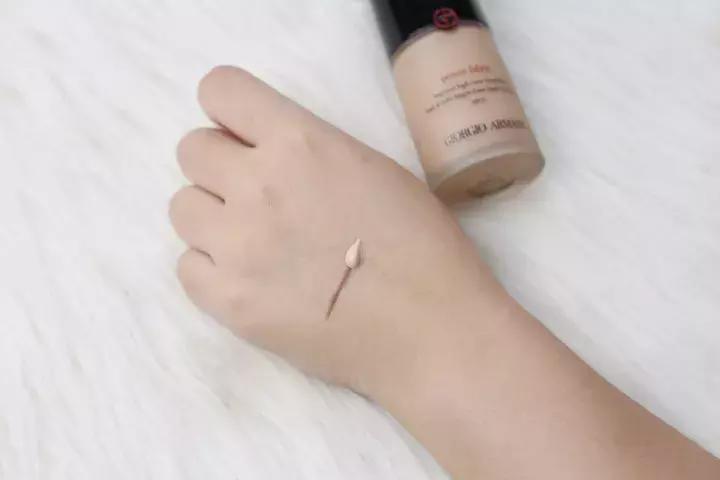 底妆测评遮瑕粉底液好用吗,底妆测评油皮