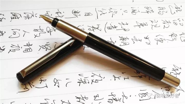 粉丝福利！派克威雅胶杆钢杆F尖钢笔评测，有小视频哦