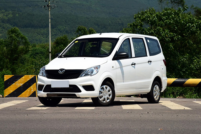 幻速h2v测评,东风风光330和北汽幻速s3哪个好