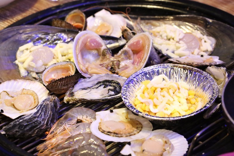 这里可能是唯一能够满足你吃到巨无霸海鲜和偶遇Runningman的地方了！