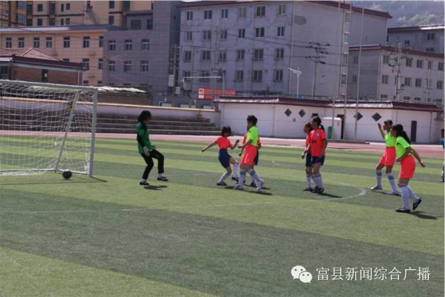 全县校园足球比赛,阳光体育快乐足球操