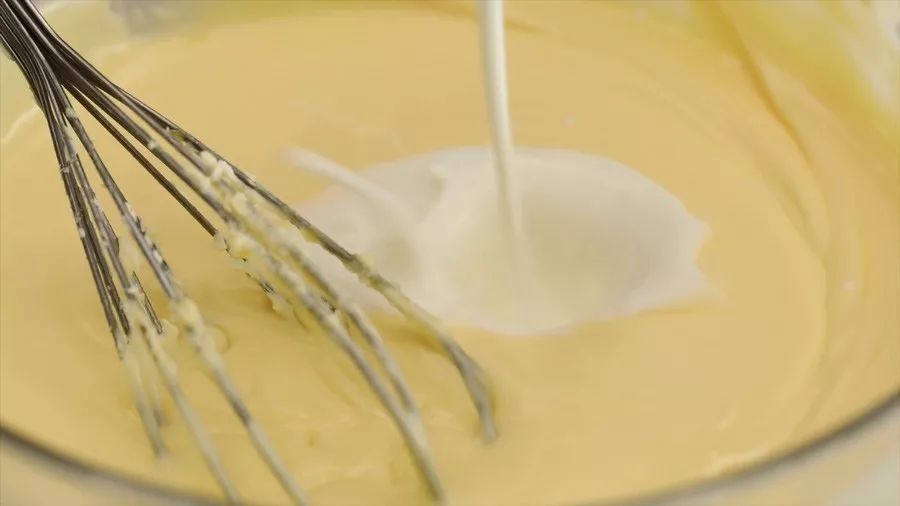 自己做裱花蛋糕简单方法,做蛋糕的简单方法裱花