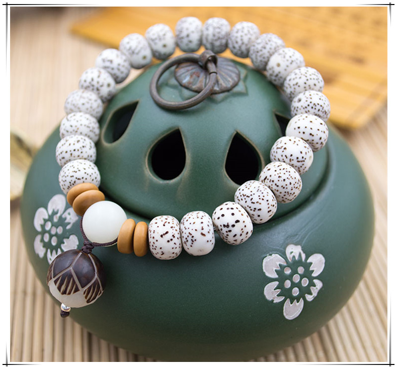 文玩菩提根手串盘玩保养,文玩菩提怎么保养