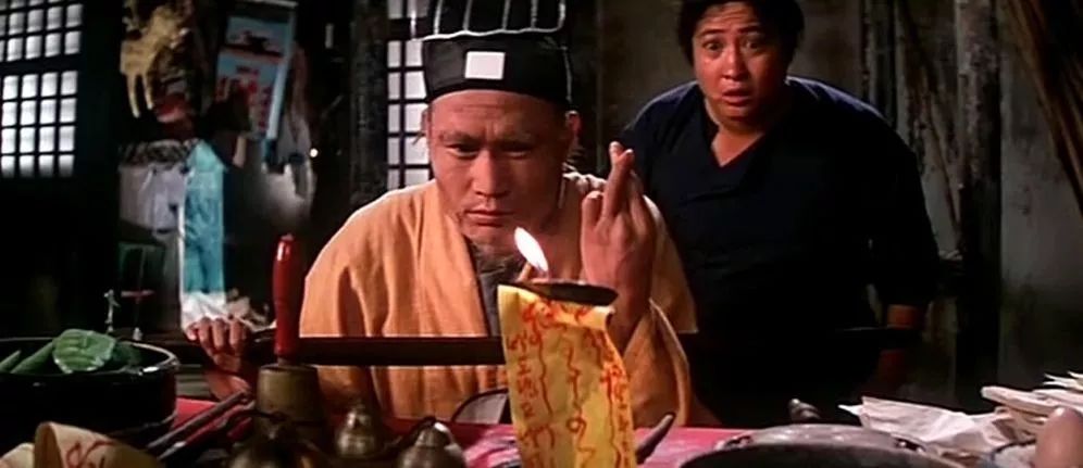 今天必须跪一下香港僵尸教父