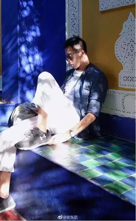 作家安东尼：80㎡破旧老公房，华丽逆转成精致温暖的家