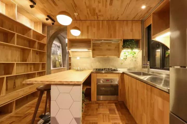 作家安东尼：80㎡破旧老公房，华丽逆转成精致温暖的家