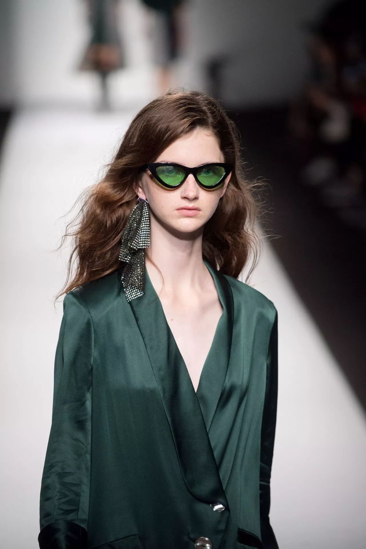 我以为必胜客的秀上全是行走的披萨，没想到却被美到……