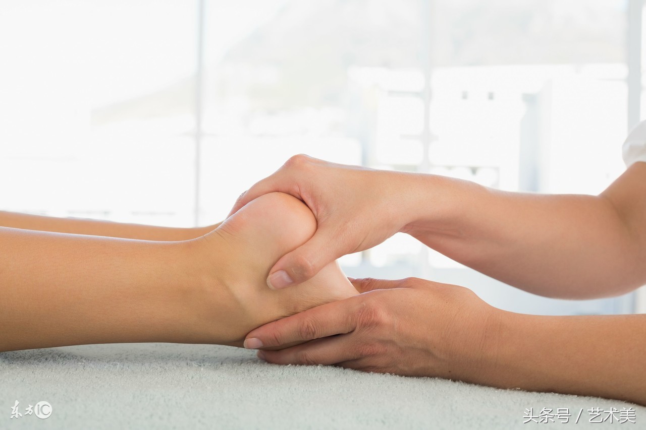 脚后跟和脚后跟筋疼,脚后跟疼是什么原因造成的