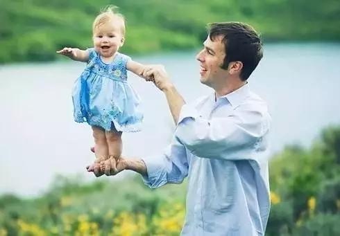 两代人的育儿观念有什么不同,不可逾越的育儿代沟