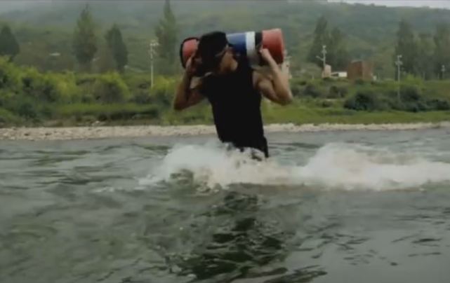 一龙最牛的一次ko,一龙罕见高扫腿ko对手功力深厚