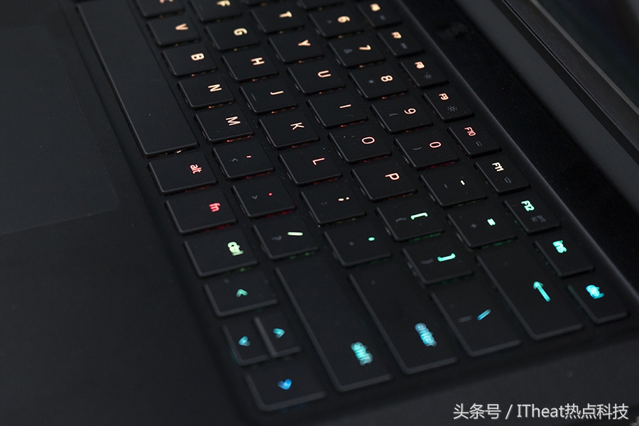 雷蛇灵刃轻薄游戏本,雷蛇新款灵刃游戏本