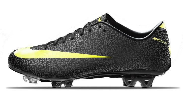 皇马球星成长史c罗,皇马时期的c罗球鞋