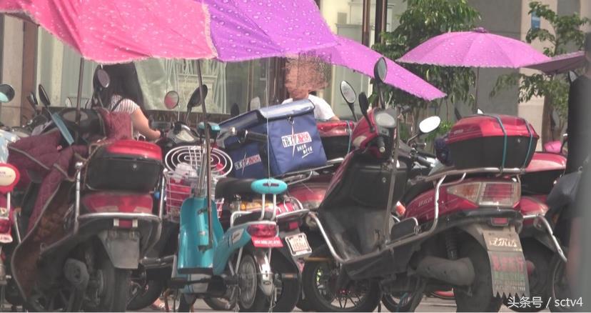 鐜板満渚胯。鎶撴崟缃姱瀹炲綍,110鎶撴崟鐜板満瑙嗛