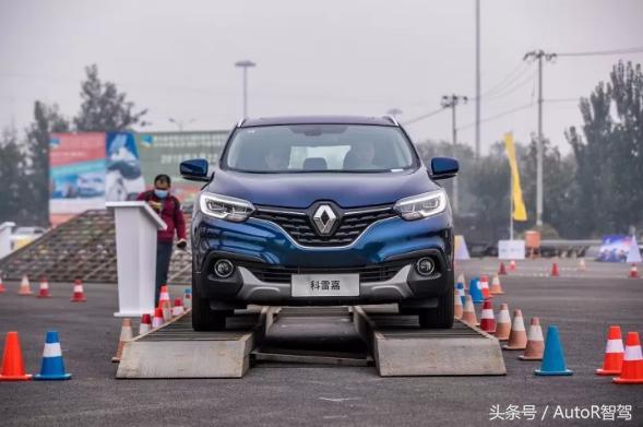 梅甘娜赛道版试驾,雷诺梅甘娜极速测试