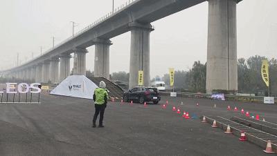 梅甘娜赛道版试驾,雷诺梅甘娜极速测试