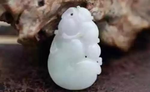 介绍各种和田玉雕件寓意的视频,和田玉雕刻有哪些知识讲究