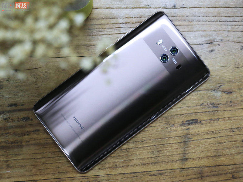 华为mate10深度上手体验,用了一年的华为mate10感觉如何