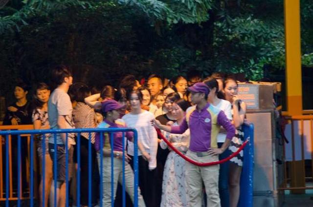 万圣节那些怪异的妆容,万圣节奇葩扮相