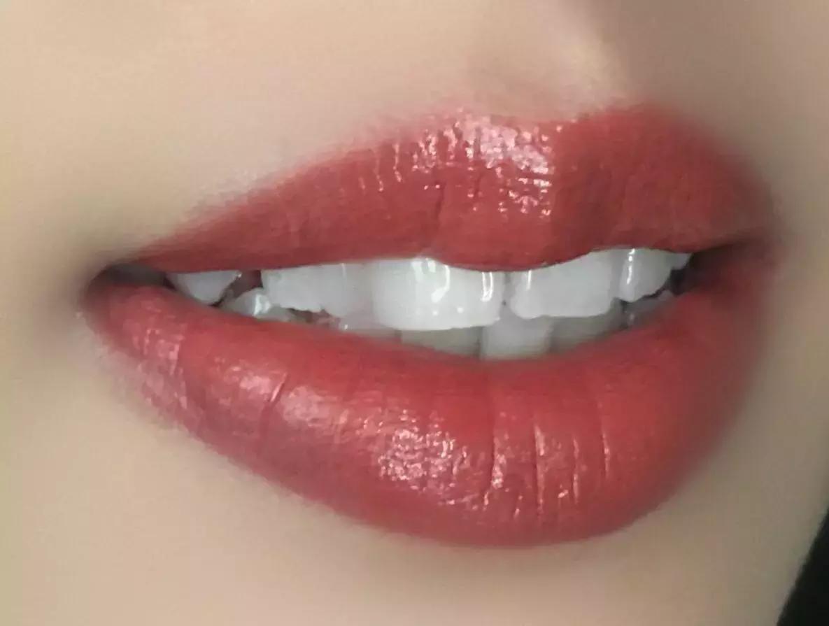 露华浓口红225和325试用,露华浓225素颜黄皮