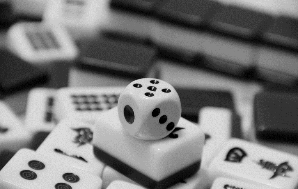 带风麻将高手打牌思路技巧口诀,麻将逆风局时碰牌技巧