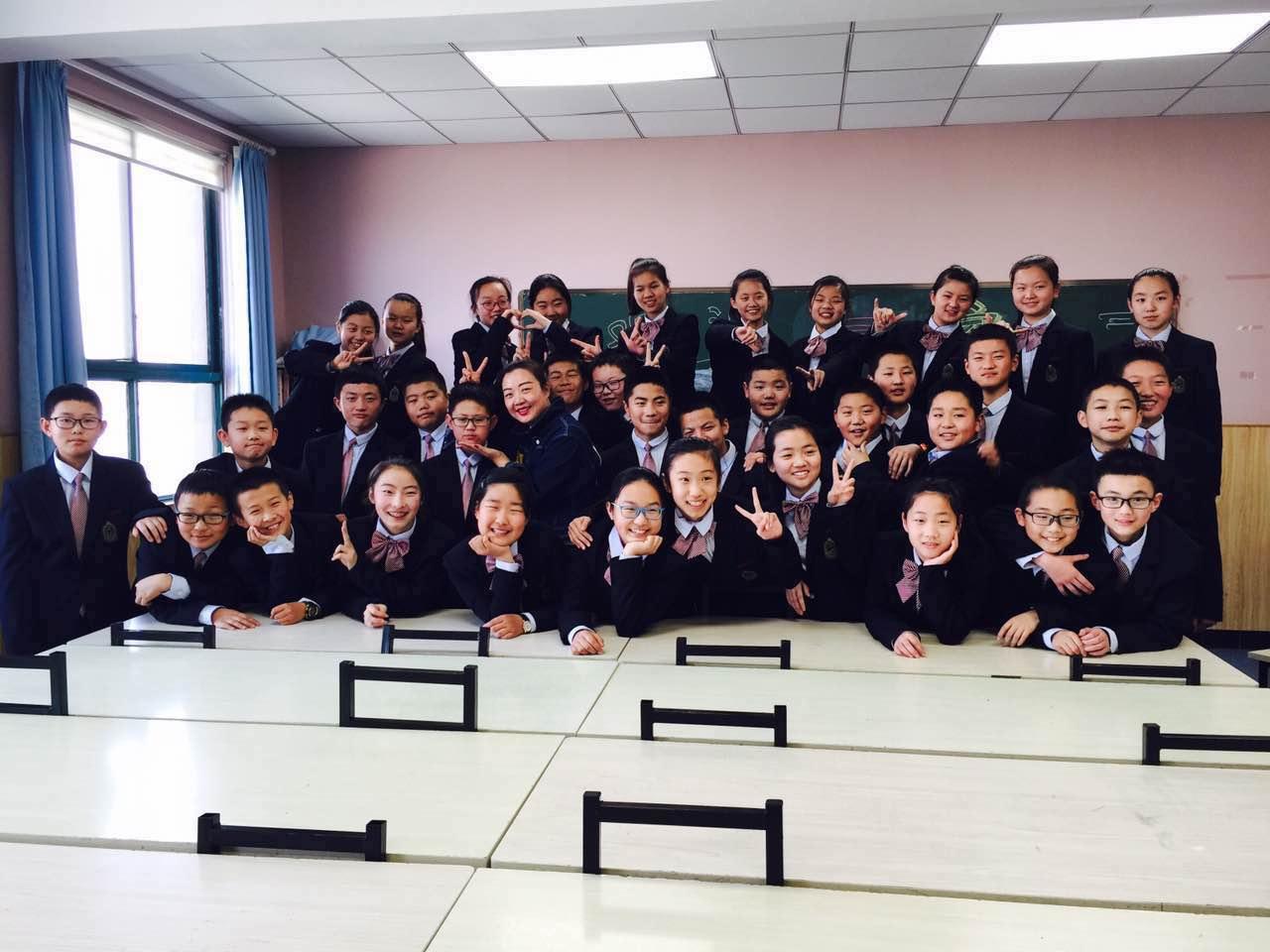 初中的校服是真的好看,初中生校服好看吗