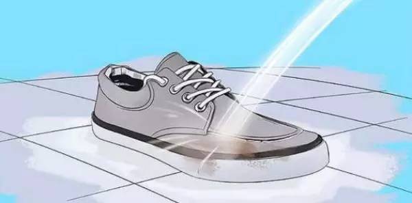 下雨鞋子湿了怎么办小技巧,鞋子淋到雨怎么快速干