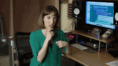 唱歌舌头不动怎么发声,唱歌总是舌头用力怎么办