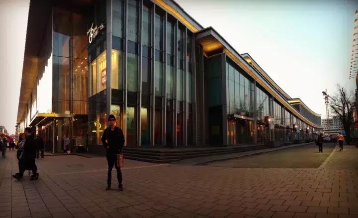 沈阳民族工商业的发源地，中国第一条商业步行街，无数辉煌铸就沈阳中街！