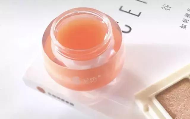 唇色深还有唇纹,手脚皲裂还干燥,唇膜手膜足膜最全种草!