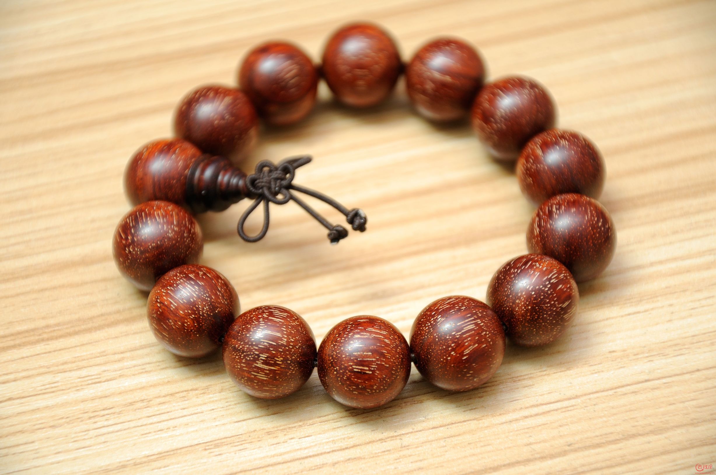 印度尼西亚小叶紫檀手串怎么盘,小叶紫檀手串最正确的盘玩方法