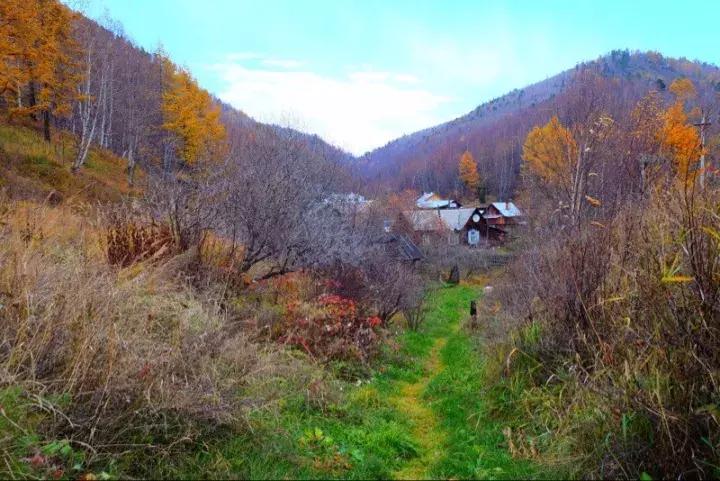 坐火车穿越俄罗斯西伯利亚,欧洲火车途经小镇