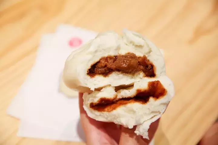 这个来自台湾的包子，香到连手指都想吞下去！吃了就上瘾！