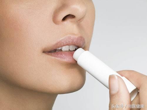 嘴唇太干起皮怎么解决用什么唇膏,嘴唇太干有什么妙招解决