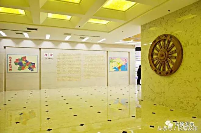 姘存竻澶╄摑,姘存竻澶╄摑鏅編