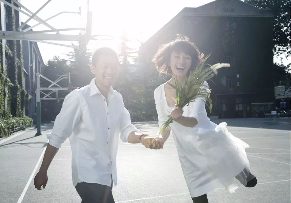 哪些明星的婚纱照比较好看,不需要奢华大牌只要干净利落