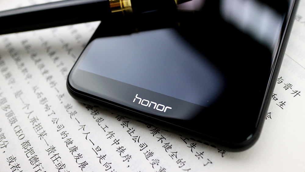 全面屏荣耀畅玩7x有几种颜色,千元旗舰手机荣耀畅玩7x