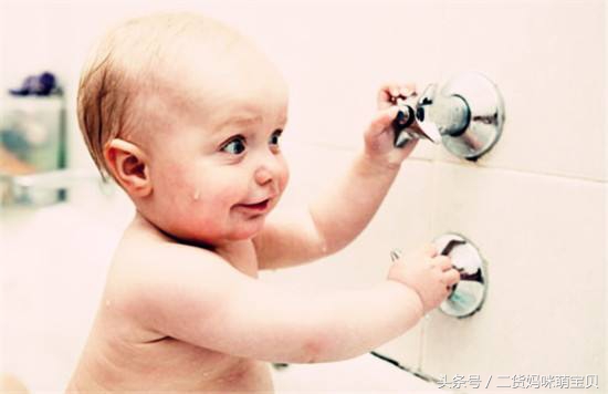 小孩子烫伤了怎么安慰她妈妈,孩子烫伤了怎么处理好得快