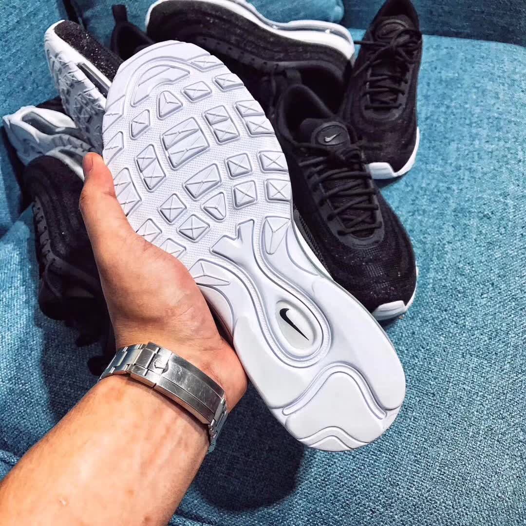 闪耀水晶！施华洛世奇镶嵌AIRMAX97发售感受到布林布林了吗