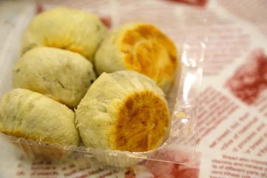 郑州王府井绿豆饼,南方好吃的酥皮绿豆饼