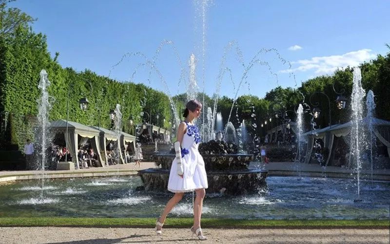 宋茜土味尬舞陈伟霆鹿晗,陈伟霆宋茜情侣装