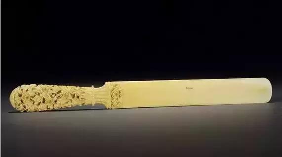 古人书房常备的文房四宝是什么,文房四宝是书房中常备的四种摆件