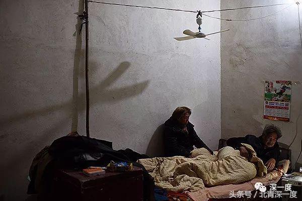 尘肺病人周志军：儿子用过的二手吸氧机如今传给了他｜图片故事